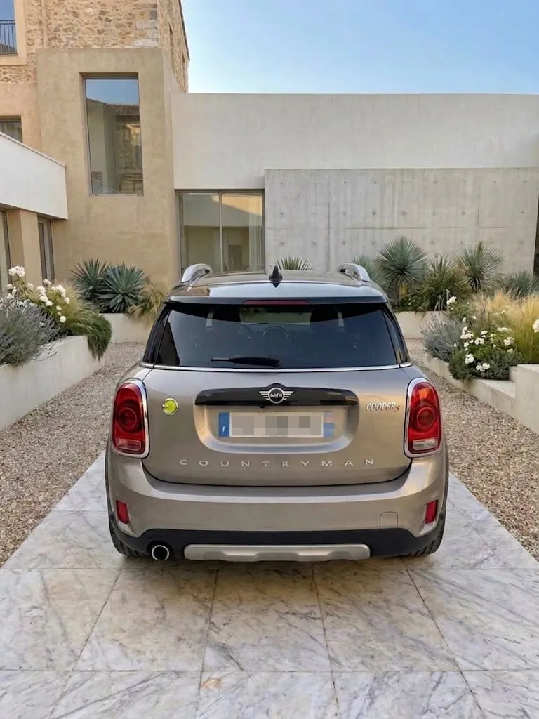 Photo 2 - Mini Countryman 2