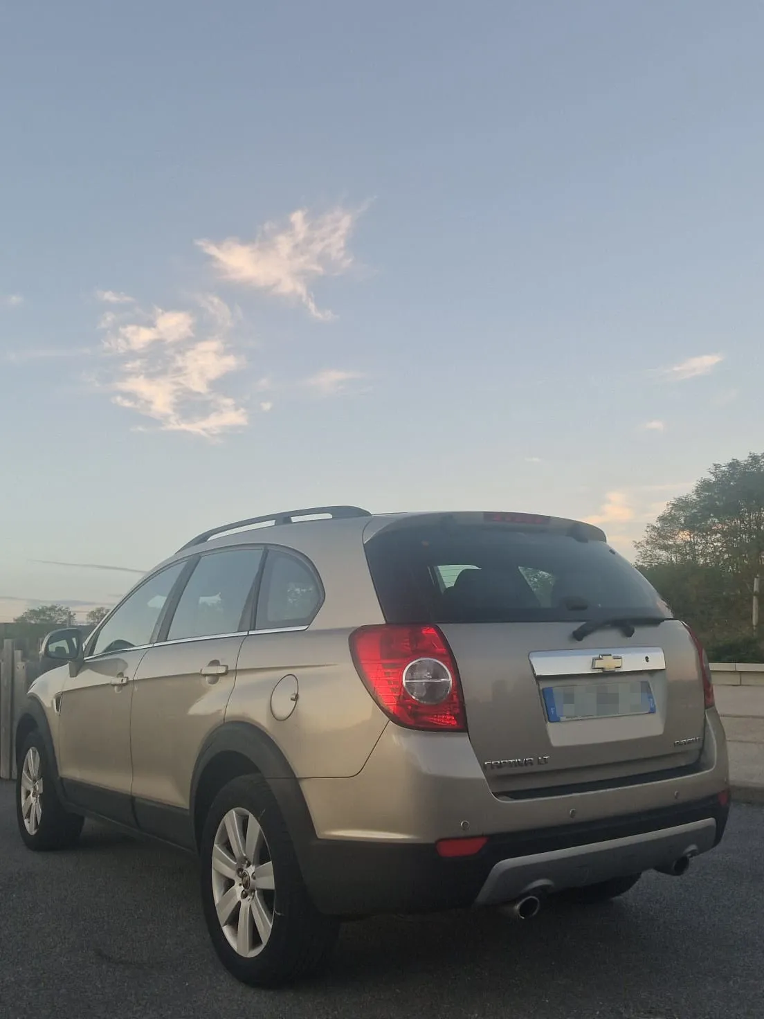 Photo 5 - Chevrolet Captiva