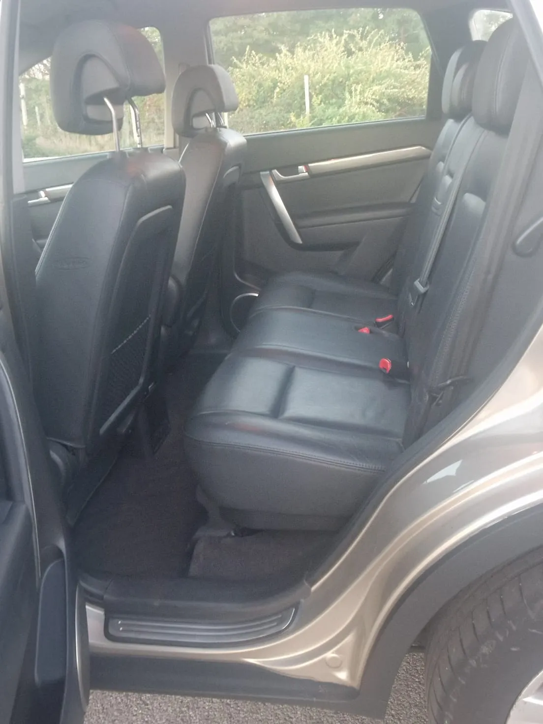 Photo 6 - Chevrolet Captiva