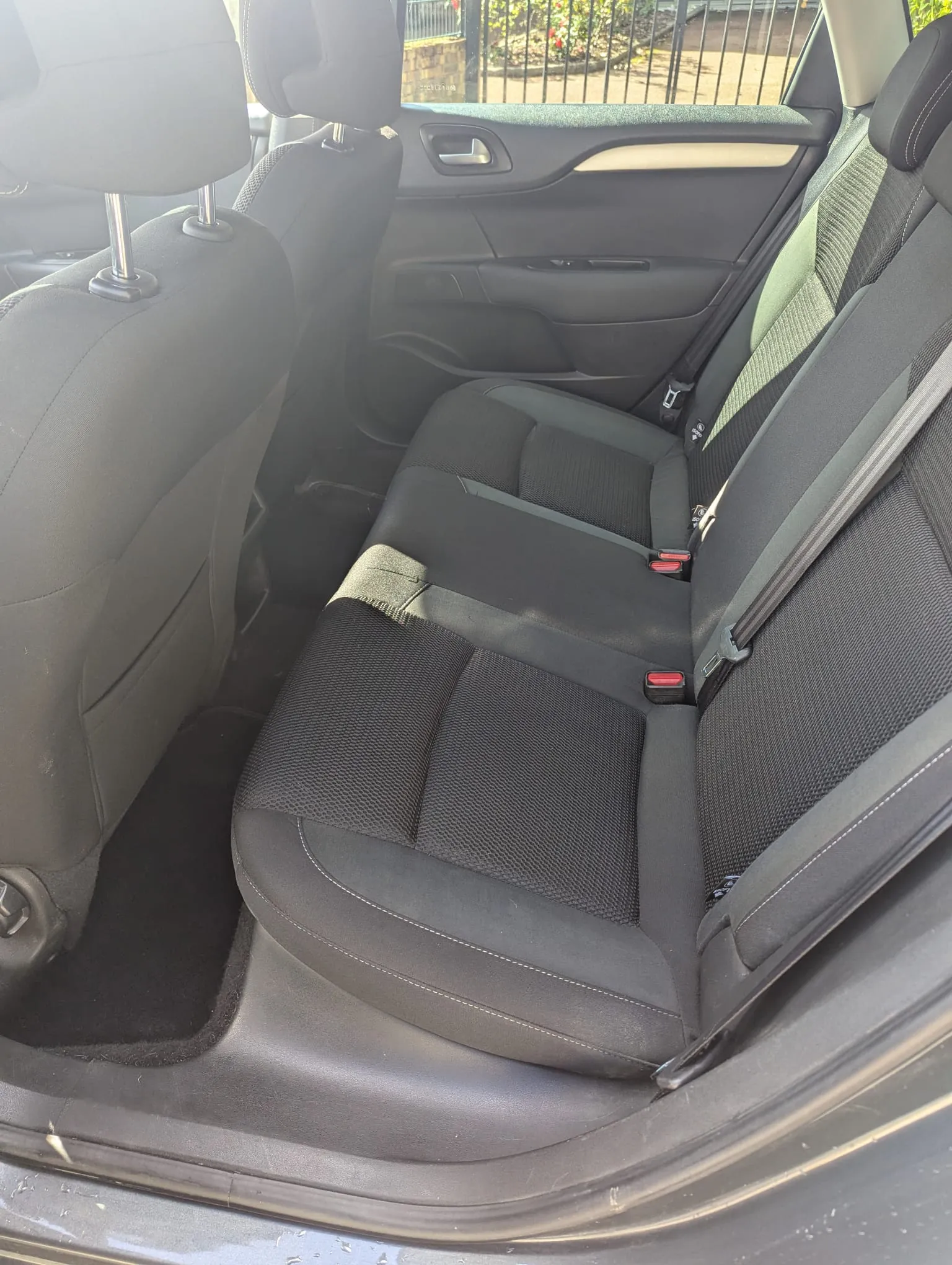 Photo 4 - Citroen C4