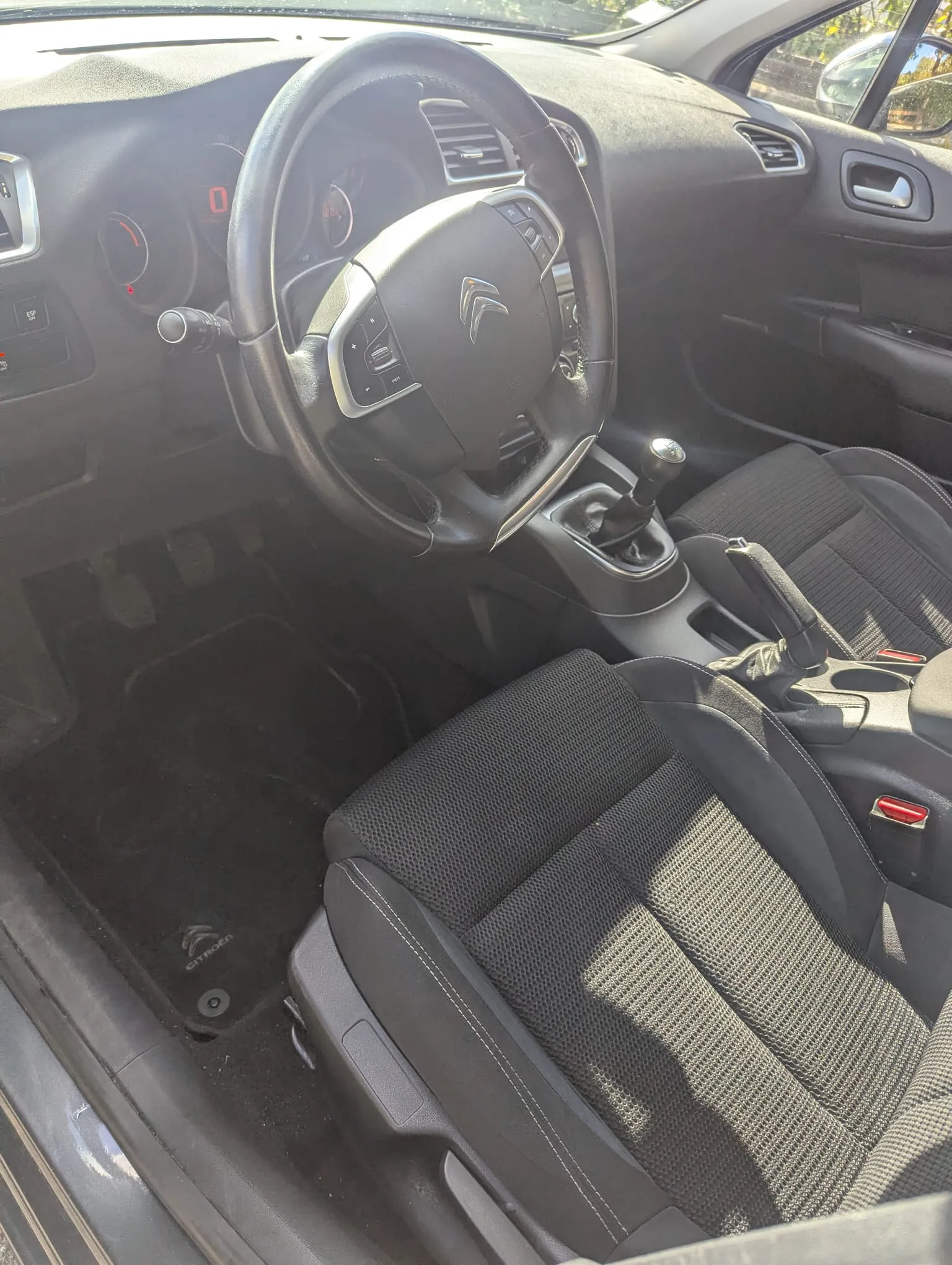 Photo 2 - Citroen C4